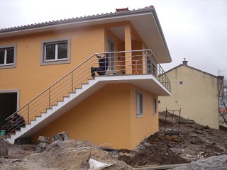 Escadas Interior Exterior Varanda Portões Gradeamentos Vidro Inox 