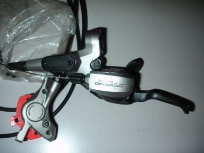 Travões hidráulicos com manipulos (dual-lever)