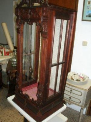 Oratório Antigo em Madeira de Mogno