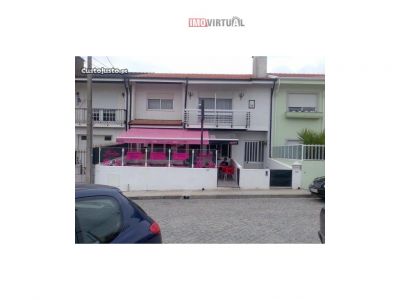 Moradia c/ terreno e café snack-bar (bom negocio)