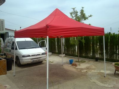 2 tendas 3x3 dobráveis em oferta!