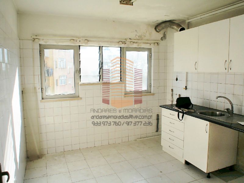 [1223F] T2 + arrumo – edifício renovado – Vila d’Este