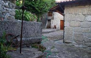 SERRA do GERÊS casa centenaria, restaurada 