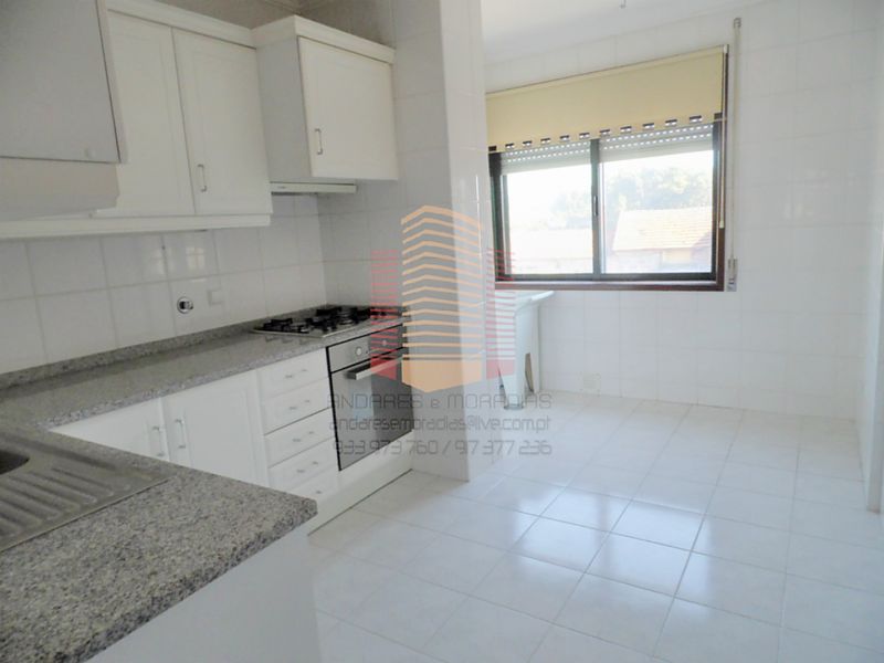 [6675] T3 próximo da praia com garagem individual para 2 viaturas.