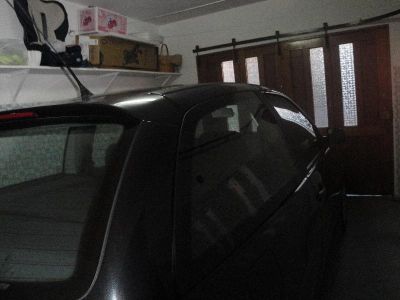 Moradia bifamiliar com garagem, terraço e jardim