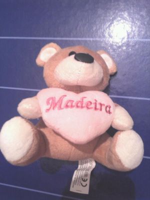peluche ursinho com coração MADEIRA