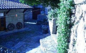 SERRA do GERÊS casa centenaria, restaurada 