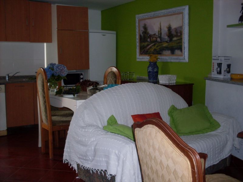 Excelente vivenda, V2, terraço vista mar, Moledo Minho