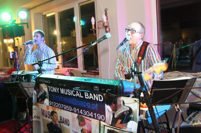 TONY MUSICAL BAND
