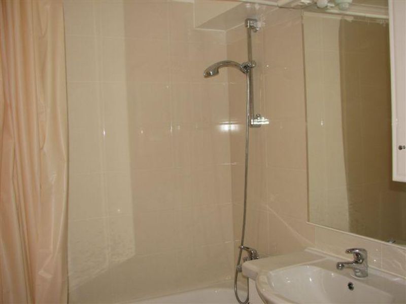 T0 Mobilado em S. Pedro Estoril. Perto das Praias e Transportes