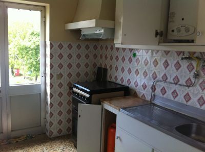 Meia moradia em bom local