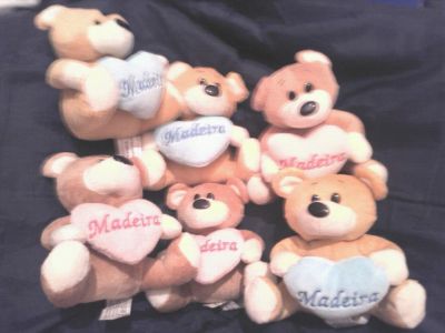 peluche ursinho com coração MADEIRA