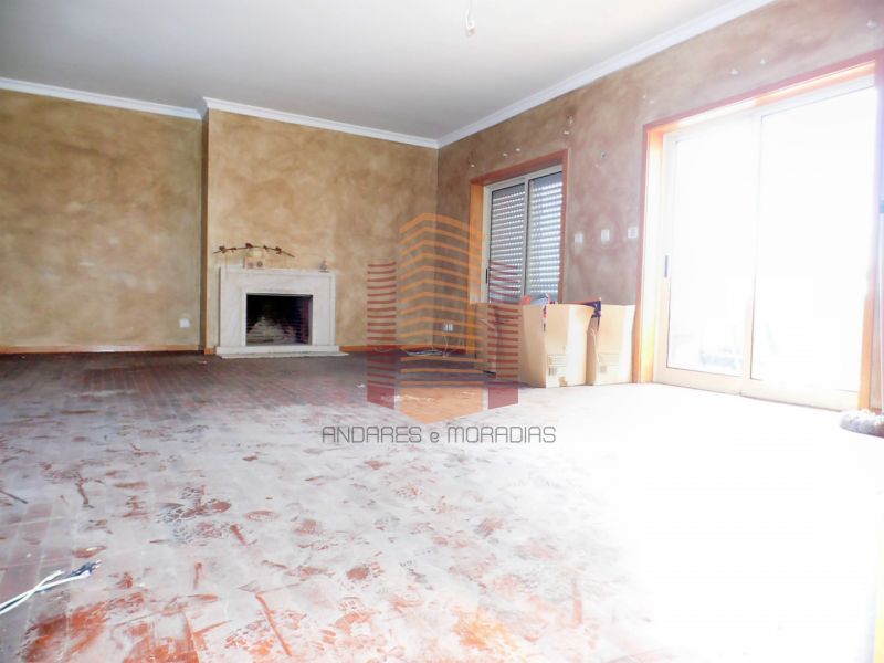 [6914] Grande T3 com varanda e terraço junto Acesso A29 - Arcozelo