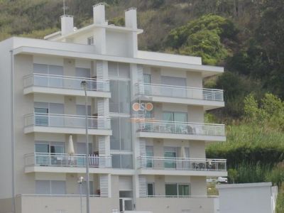 Apartamentos novos T2 e T3 com piscina