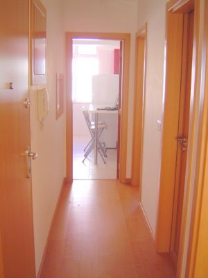 Aluga se T2 renovado