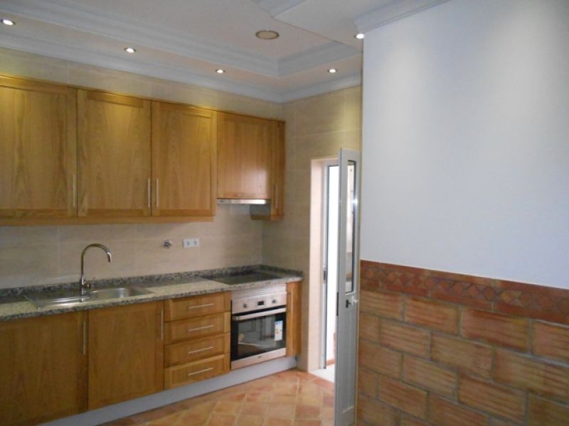 Casa toda renovada com decoração rústica na baixa de Olhão 