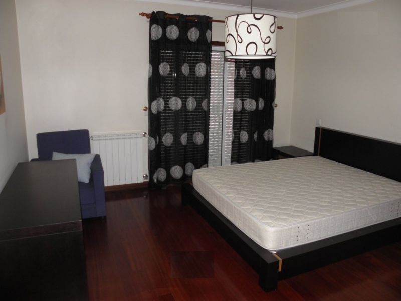 Moradia T4+1 Ao Gaiashopping