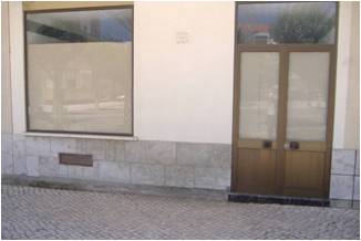 Arrendo loja com 80 m2 em Alverca do Ribatejo (central)