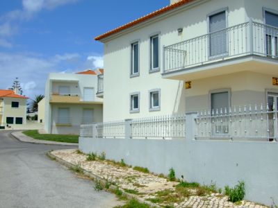 Vivenda Com Piscina Para Alugar