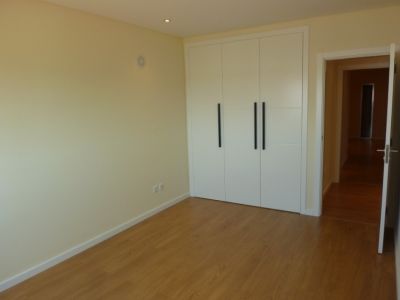 Vende-se Apartamentos T3 Novos