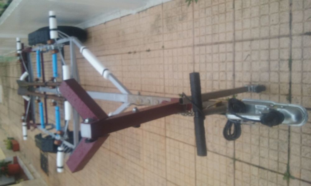 Reboque para barco de 5 metros