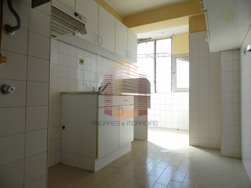 [1357f] T3 zona Stª Luzia, prx Montes Burgos e H. Prelada.