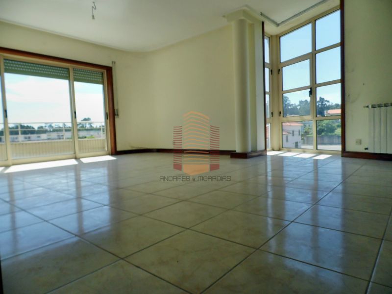 [6865] T2 boas áreas, garagem, 100% Financiado