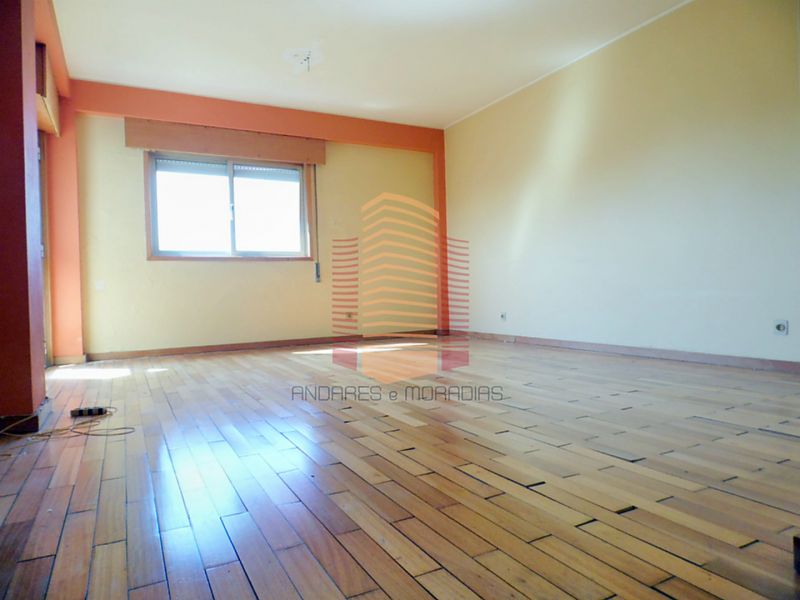 [1357f] T3 zona Stª Luzia, prx Montes Burgos e H. Prelada.