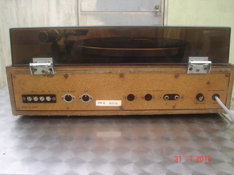 Gira Discos Solid State Com Radio Marca MANTA