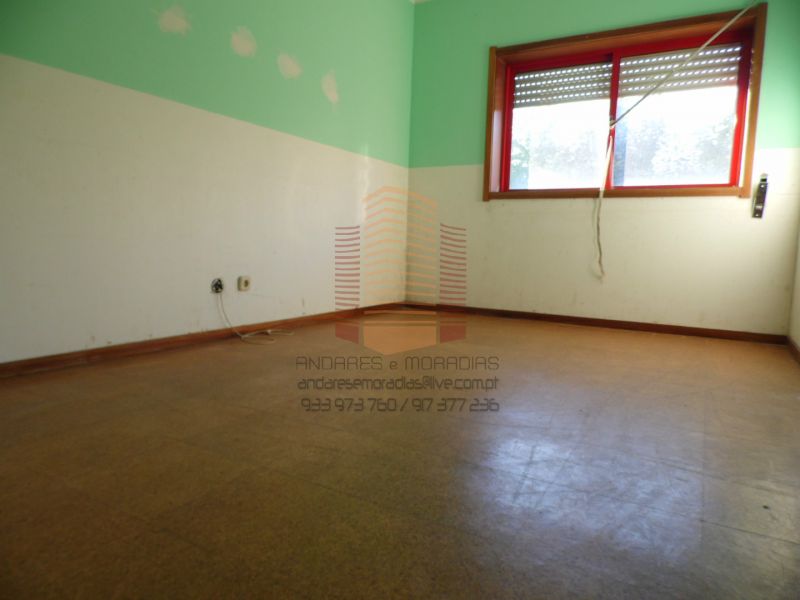 [1275F] T3 ao apeadeiro de Coimbrões – Retoma bancária