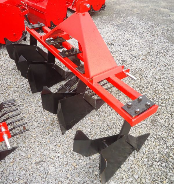 Abre regos de 4 linhas com arrancador de batatas (Grande Promoção) 400€