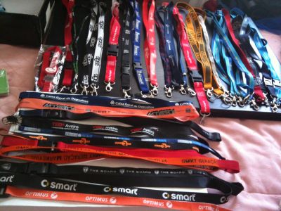 Fitas de pescoço de várias marcas 