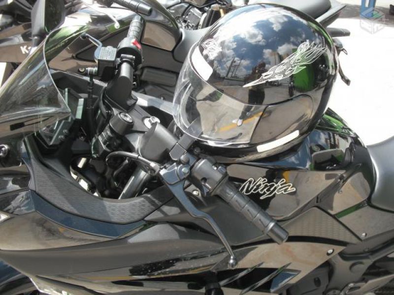 Trava para capacete antifurto