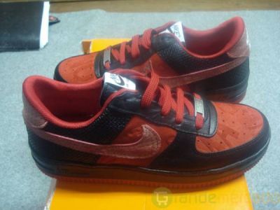 Sapatilhas NIKE AIR FORCE - BLACK/RED (35€) - PORTES GRÁTIS