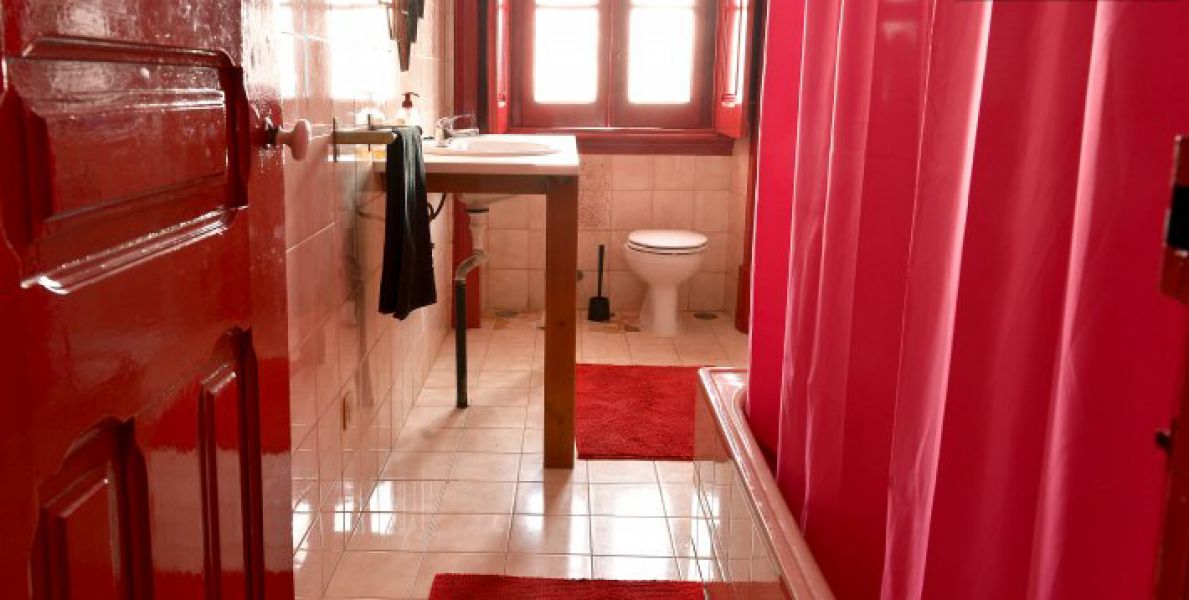 Quarto com Cama de Casal e Frigorifico nos Anjos/Picoas com despesas