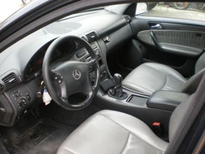 Vendo Mercedes C220 CDI AVANTGARD 2002 M Extras