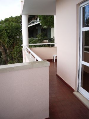 T2 em condomínio com piscina