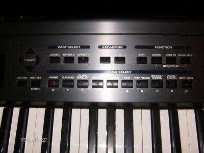 Piano Roland RD-700