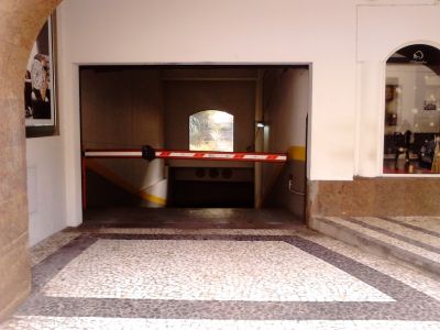 Vendo estacionamento + arrecadação