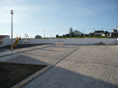 Aluga-se moradia T3 ao ano em Salir de Matos