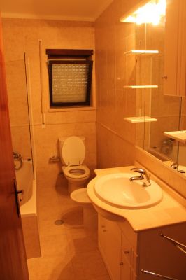 T2 com aparcamento -  arrenda-se  370€