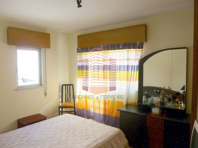 [1353F] T2 excelente estado – Vila D’Éste - Bom Estado