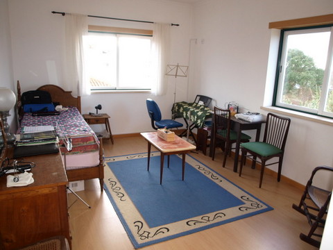 Costa de Prata moradia T3 em Caldas da Rainha, como nova. R/chão com cozinha e sala de refeições em 