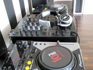  Sale: Yamaha Tyros 5,Pioneer CDJ-2000 NXS2,Pioneer DDJ-SX2,Korg Pa4