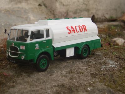 Miniaturas 1:43 Camiões nacionais