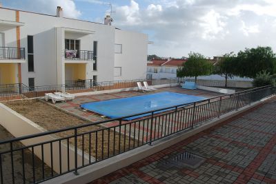 Apartamento T2 mobilado rés-do-chão na Nazaré com Piscina