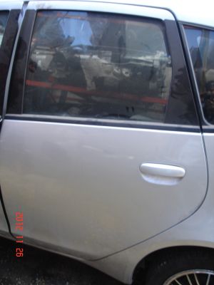 Vendo Porta traseira Esq. Mitsubishi Colt cleartec 2010