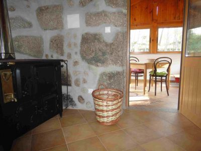 Para um fim-de-semana ou para mais tempo, arrendamento de casas e yurt, com ou sem meia pensão.