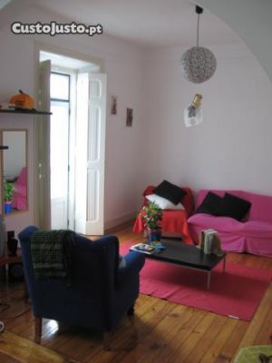 aluga-se QUARTO nos ANJOS