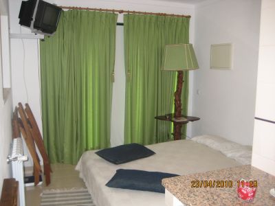 Alugo apartamento T-0 a 300 metros do mar e 100 metros da Lagoa de Óbidos